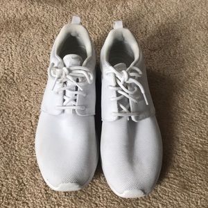 White Nike Roshe Runs